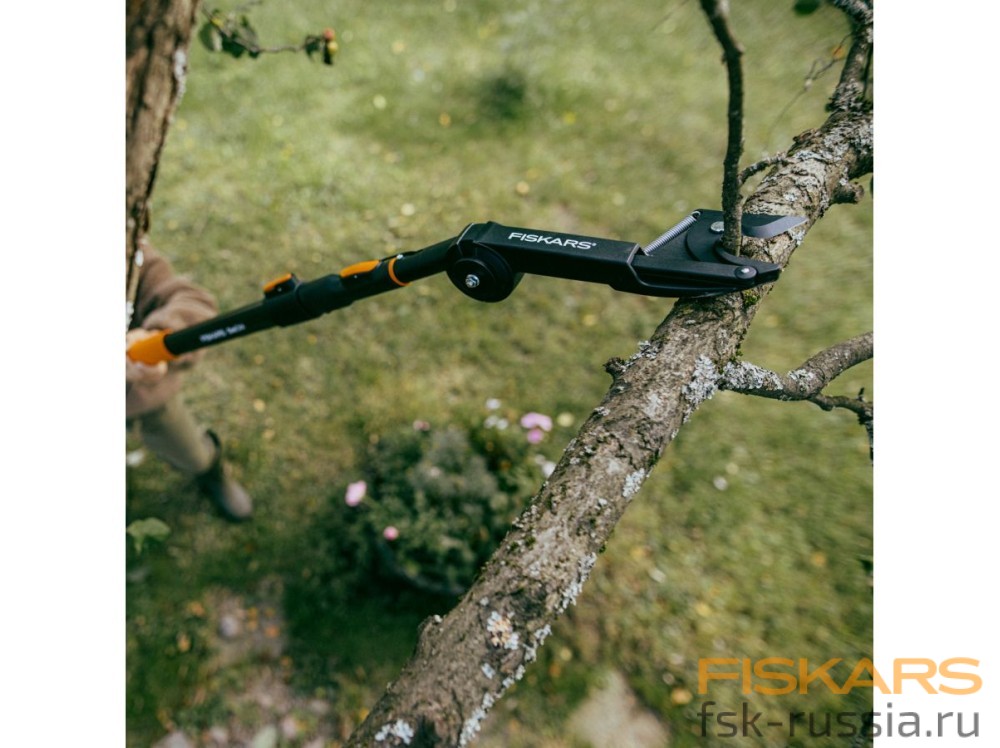 Черенок алюминиевый телескопический L 220-400см OneClick FISKARS