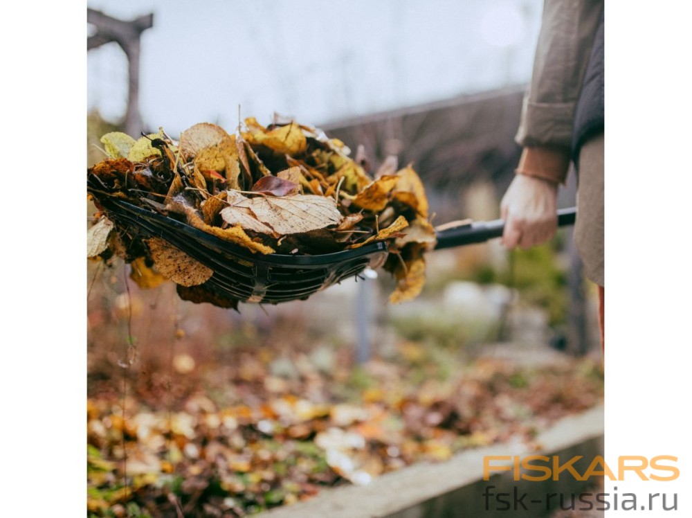 Грабли-лопата для листьев FISKARS OneClick