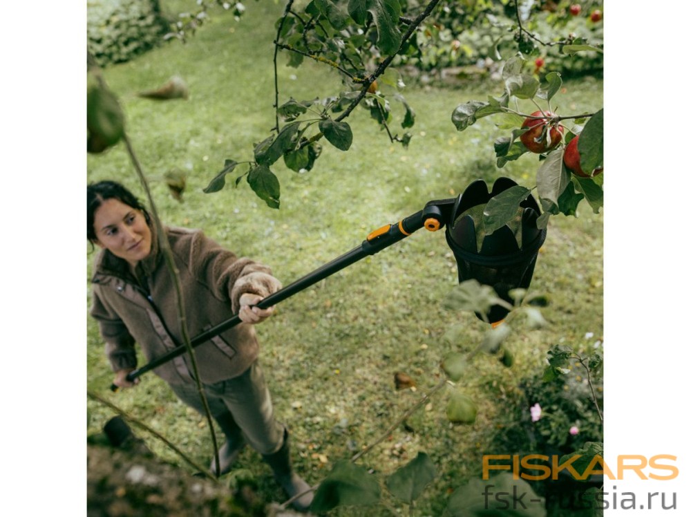 Черенок алюминиевый телескопический FISKARS М 119-174см OneClick