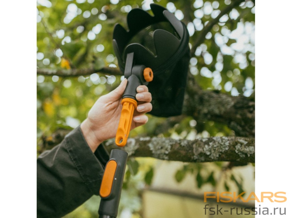 Черенок алюминиевый телескопический FISKARS М 119-174см OneClick